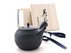 Japanische Teekanne Tokoname Sendan Maru Mit Geschenkbox 23 Japanische Teekanne Tokoname Sendan Maru Mit Geschenkbox -EisenKunst Verkäufe japanische teekanne tokoname sendan maru mit geschenkbox 1